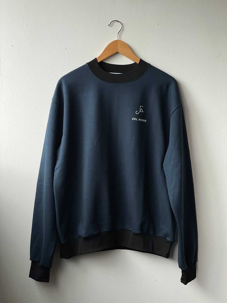 Oversize Sweatshirt with “Classic Art” DN logo – DELNAZAS